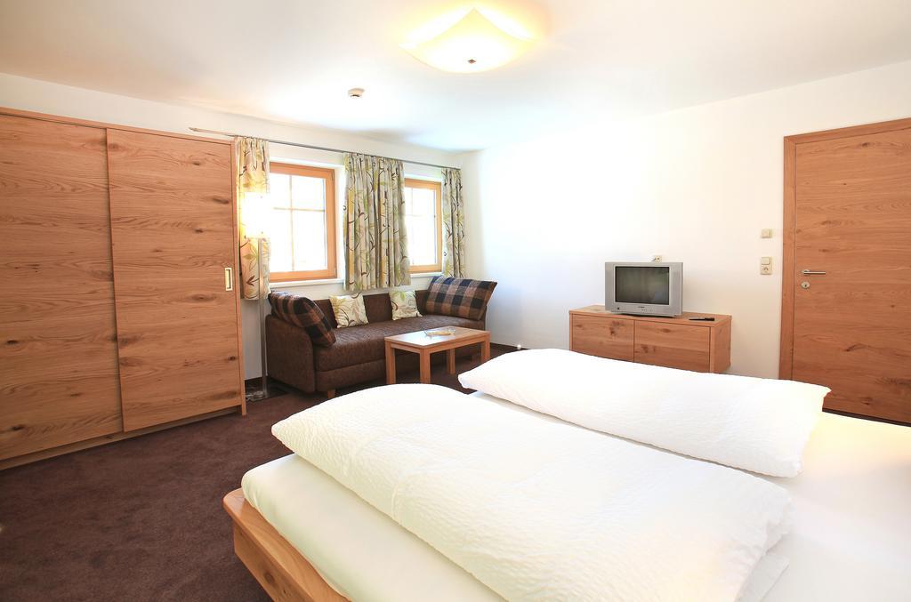 Tarlack Appartements Huetten 34 Leogang Bagian luar foto